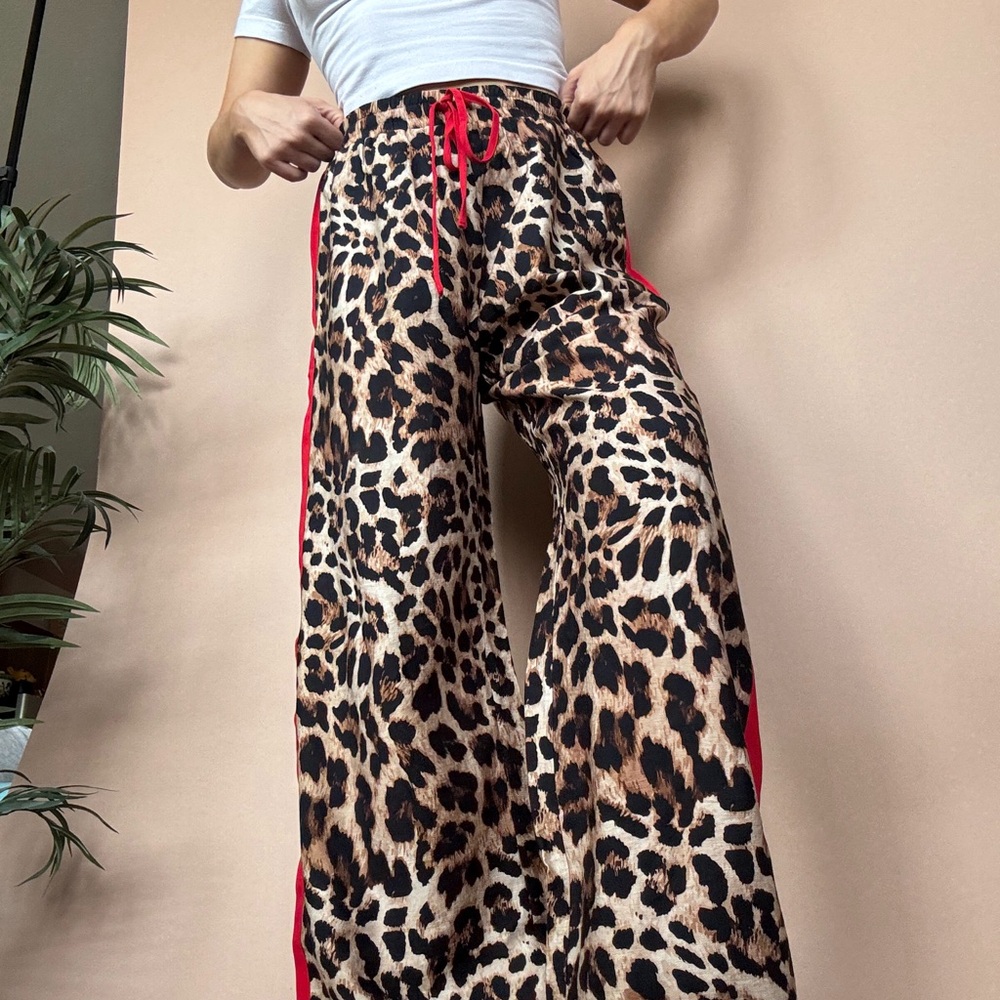 Untamed Comfort Leopard Trousers